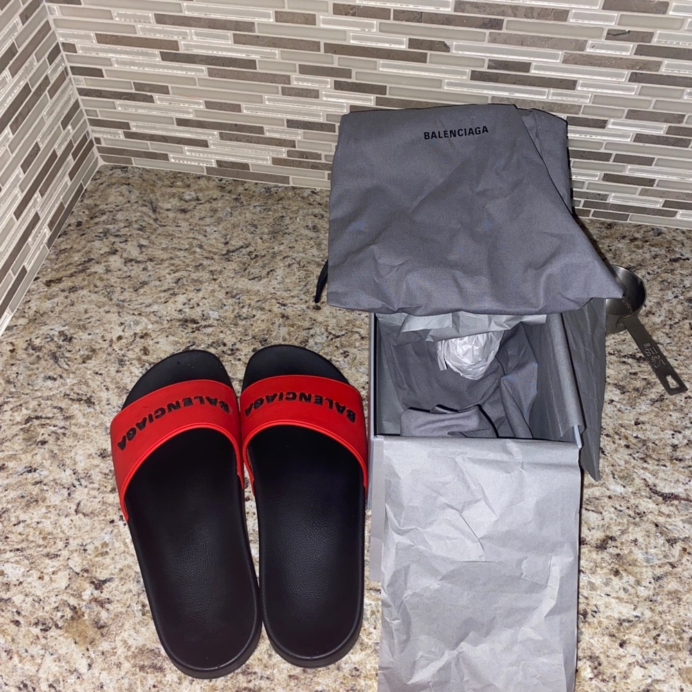 Balenciaga slides red/black